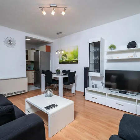 Beautiful In With Wi-fi Apartman Pula