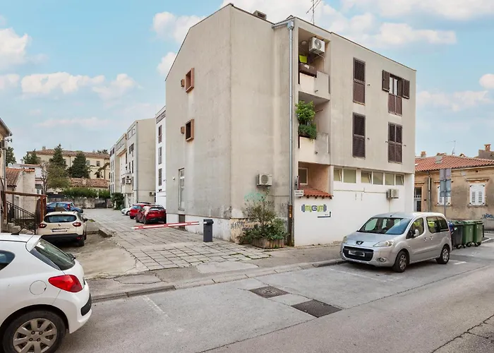 Apartman Beautiful In With Wi-fi Pula